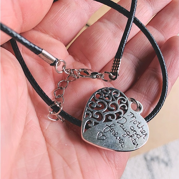 ♥️NWT♥️Mother’s Day Heart necklace ♥️Hand Crafted  💕Artisan💕 Mother’s Day 💕 - Picture 6 of 7